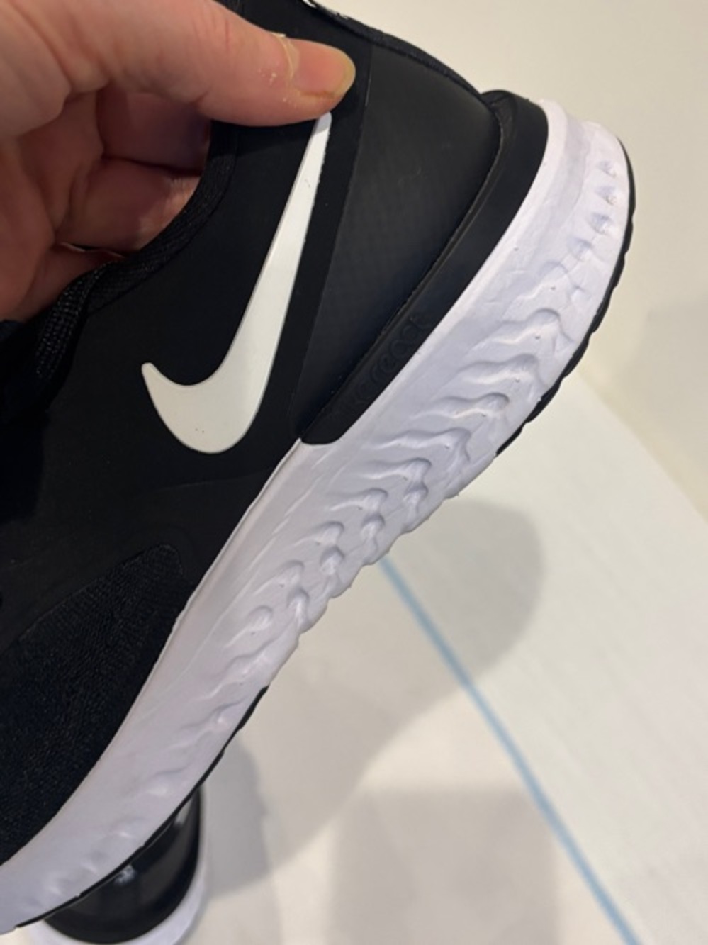 Nike Black White Athletic Women’s Running Shoes - Picture 3 of 5